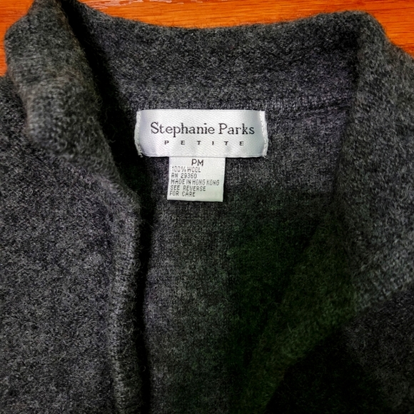 Sweater - Picture 4 of 4